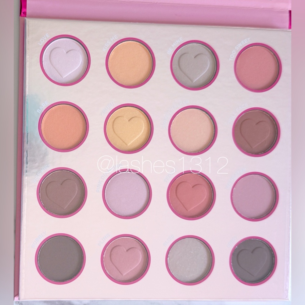 JUICY COUTURE Cosmetics 16 Color Eyeshadow Palette - Picture 3 of 5